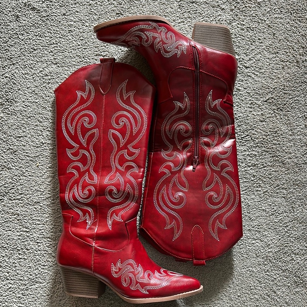 Red Western Embroidered Women's Boots